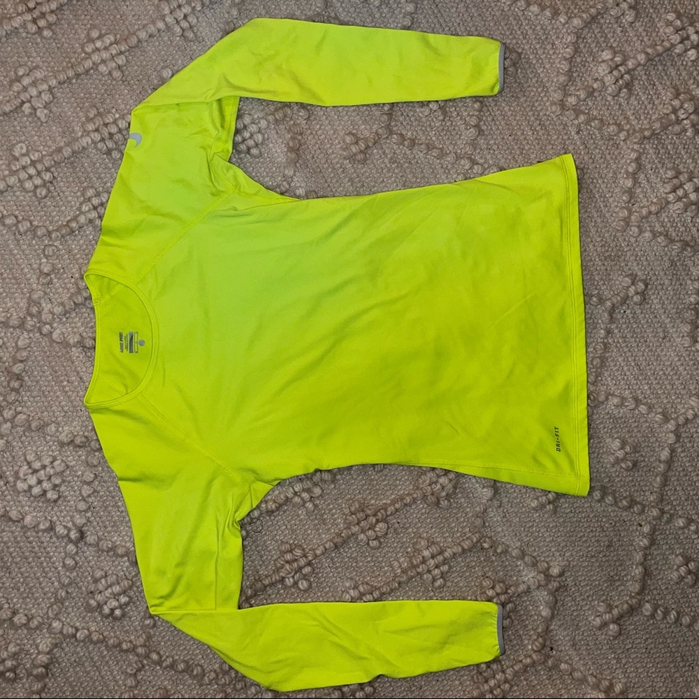 Cute Nike top!